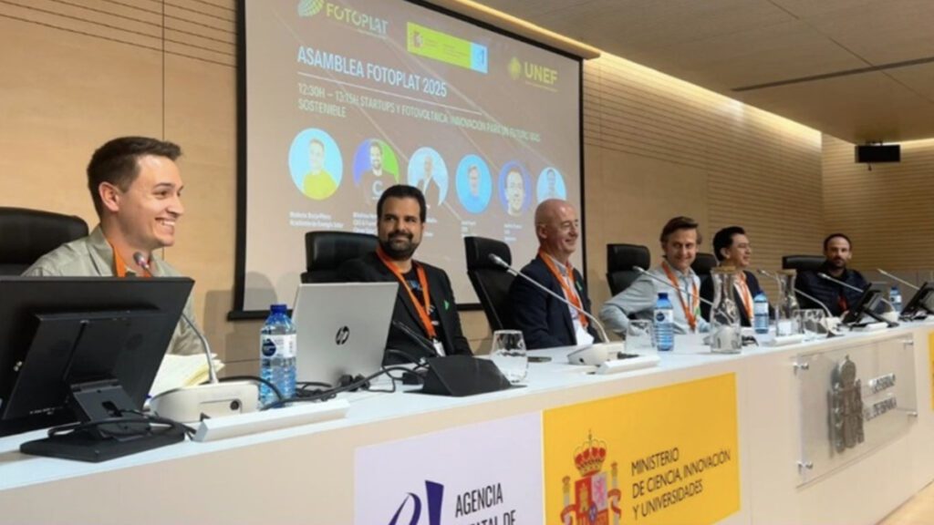 Bhishma Hernández (CEO of Clever Solar) at the FOTOPLAT Annual Assembly