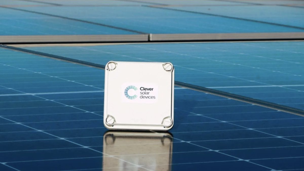 Clever Solar device: as small as a credit card